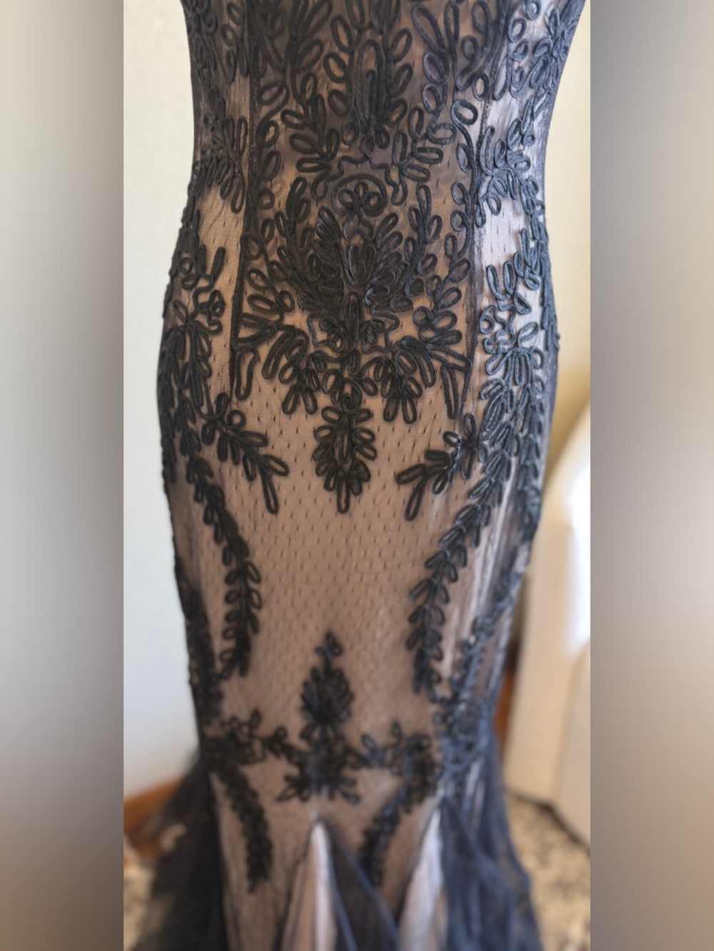 Cachet Embroidered Tulle Mermaid Gown-Size 8-NWOT - Picture 12 of 16